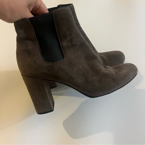 Saint Laurent suede Chelsea boots - Picture 3 of 9